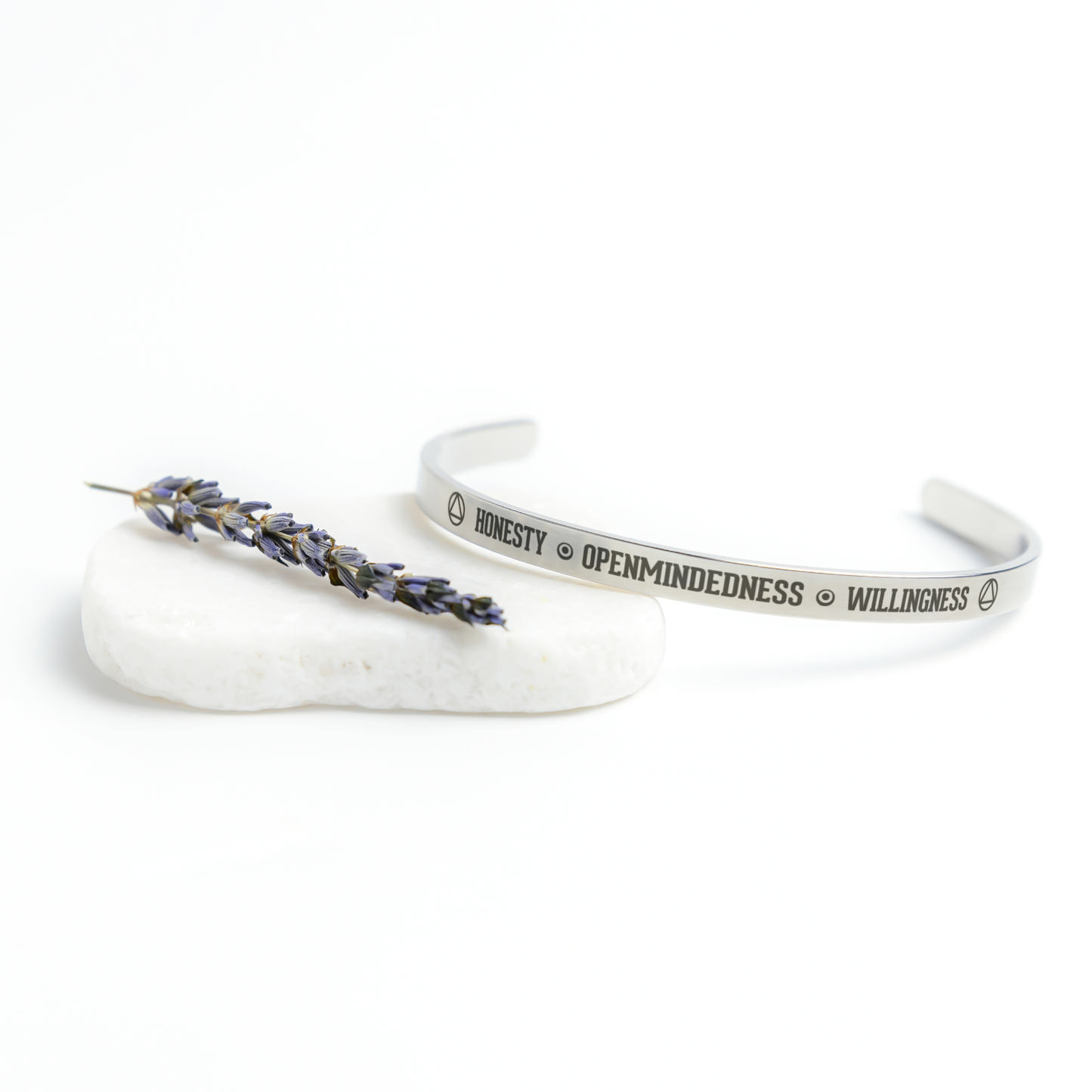 Honesty_Openmindedness__Willingness_Silver_Lifestyle_03_Mockup.png_15767958