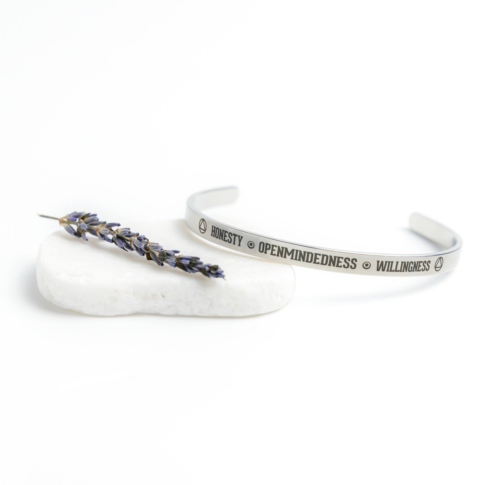 Honesty_Openmindedness__Willingness_Silver_Lifestyle_03_Mockup.png_15767958